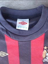 Cargar imagen en el visor de la galería, Camiseta visitante  Manchester City 2011-12 XS
