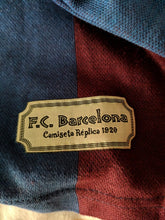 Cargar imagen en el visor de la galería, Camiseta FC Barcelona 1920 Talla L
