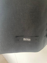 Cargar imagen en el visor de la galería, Chaqueta Hugo Boss Real Madrid L
