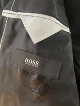 Cargar imagen en el visor de la galería, Chaqueta Hugo Boss Real Madrid L
